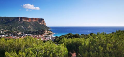 Nearby landmark, Day, Natural landscape, Mountain view, Sea view