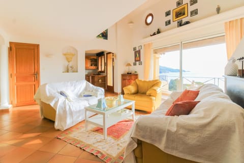 SELECT'SO HOME - Villa PANORAMA - Services hôteliers & prestations de qualité Chalet in Le Lavandou