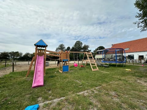 Het Tinkerparadijs, paarden, rust en ruimte. Apartment in Burgh-Haamstede