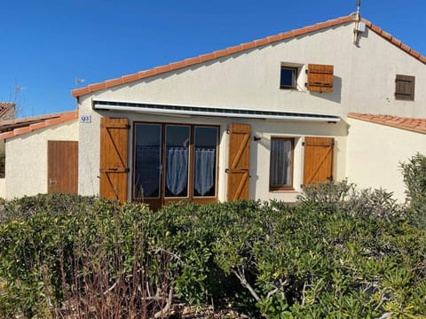 Villa T2+Mezzanine, 6 pers, plage, parking, Port Leucate - FR-1-81-582 Villa in Le Barcarès