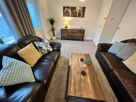 Very comfy 3 bed town house House in Oldham