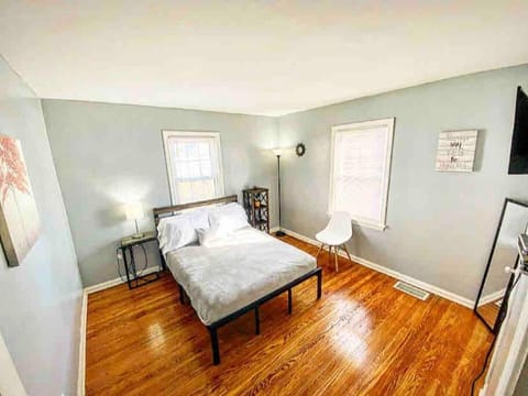 Adorable&Cozy Suburban Home Mins from Dwtn/Airport House in Rochester