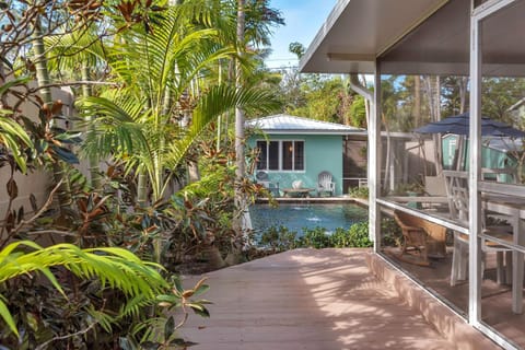Art Deco Pool house mile and a half to beach Pets Welcome Copropriété in Lake Worth