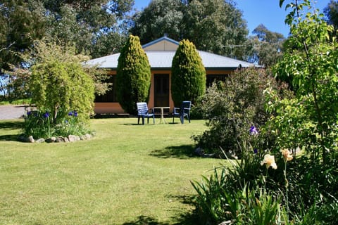 Property building, Garden, Garden view, Mountain view