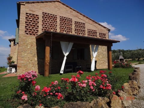 Schönes Ferienhaus in Gambassi Terme mit Privatem Pool Casa in Gambassi Terme