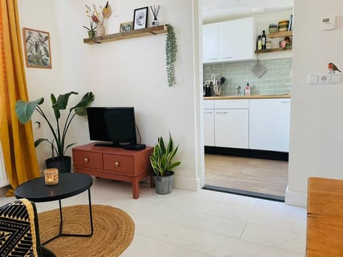 Have a nice stay! -The Birdhouse, Tiny home close to the beach Apartment in Noordwijk