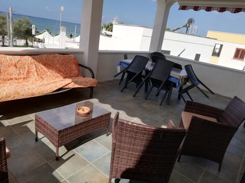 Patio, Natural landscape, View (from property/room), Balcony/Terrace, Seating area, Dining area, Sea view