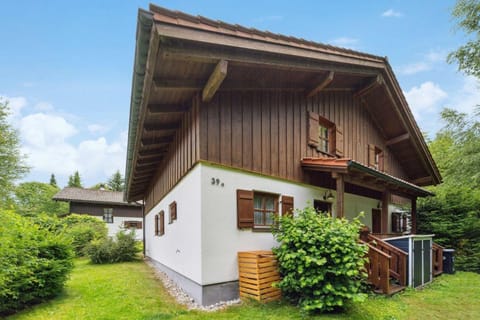 Ferienhaus am Wald House in Regen