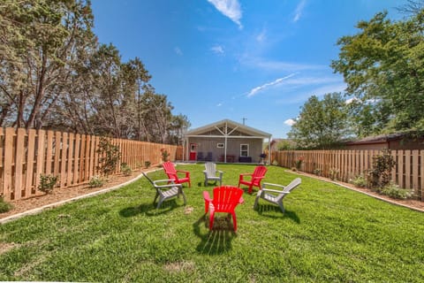 RR 464 Sattler Haus House in Canyon Lake