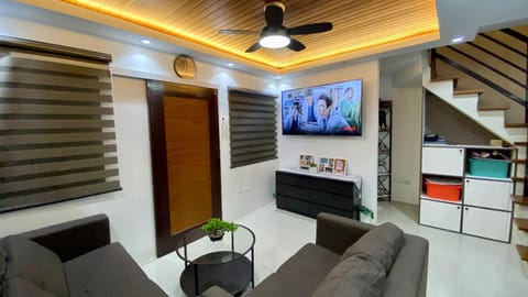 Redwood Homestay Apartment in Quezon City