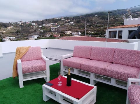 Haus in Icod De Los Vinos mit Privatem Garten House in Orotava Valley