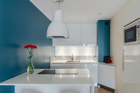 Kitchen or kitchenette, minibar, oven, pet friendly, stove