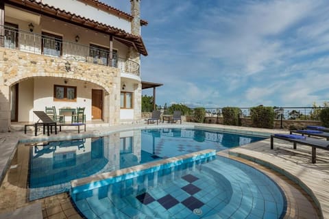 Villa Stefania/pool/garden/sea view/3bdrms/3bthrms Villa in Agia Marina