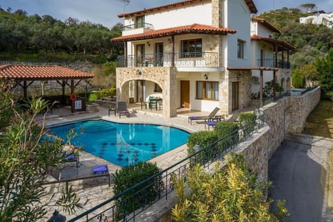 Villa Stefania/pool/garden/sea view/3bdrms/3bthrms Villa in Agia Marina