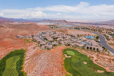 Coral Ridge 4144 Private Hot Tub, Bikes, Scooters, and near Coral Canyon Golf Course House in Washington