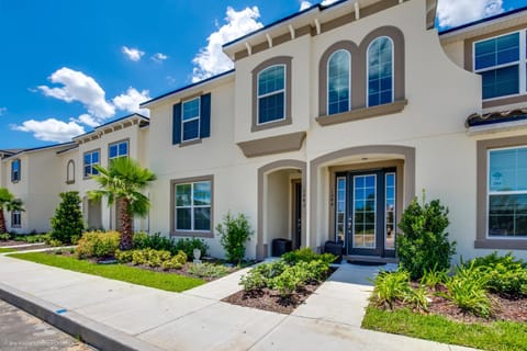 Solara Resort - 5 Bed 4,5 Baths TOWNHOME House in Bay Lake