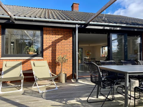Patio, sunbed