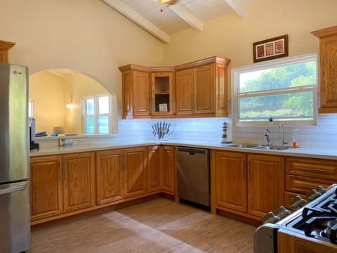 Kitchen or kitchenette, Kitchen or kitchenette