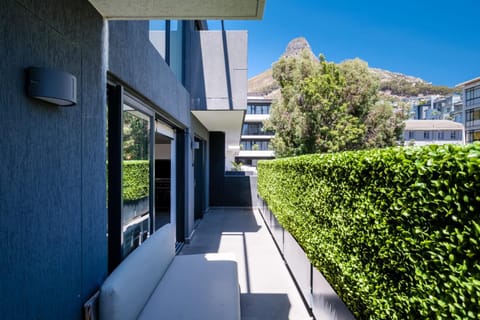 Property building, View (from property/room), Balcony/Terrace, Garden view, Mountain view