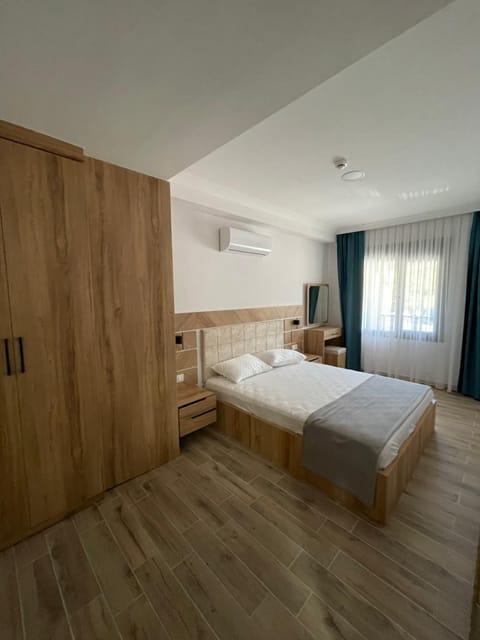 Bed, Photo of the whole room, Bedroom, wardrobe, air conditioner
