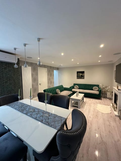 Luxury House Apartment in Wembley