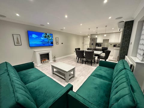 Luxury House Apartamento in Wembley