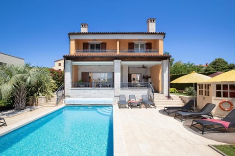 Ferienhaus in Pomer mit privatem beheizten Pool und Meerblick House in Banjole