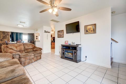 Family Home with Sunroom and Fire Pit! House in New Braunfels