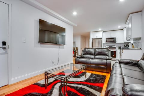 Newark Apt about 5 Mi to Museums and Art Centers! Condominio in Irvington