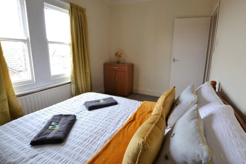 Victoria Bay - Whole Apt - 2 Bed - WiFi - Beach - Harbour - Herne Bay Apartment in Herne Bay