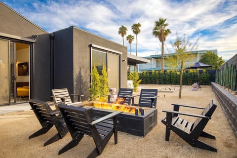 Blackhaus Full Buyout by AvantStay 16-Room Hotel Appartement-Hotel in Palm Springs