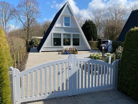 Achthoek 49, Nieuw ingericht vrijstaand vakantiehuis op 845m2 House in Scharendijke