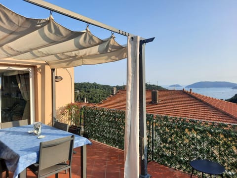 La Terrazza sul Golfo dei Poeti con vista mare Apartment in La Spezia