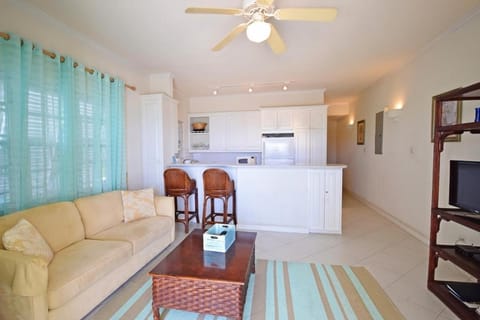 Casual Beachfront Studio with Pool apts Apartment in Bridgetown