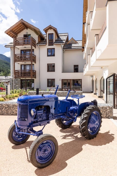 Cristal Lodge by Daddy Pool- TERRESENS Hotel in Saint-Chaffrey