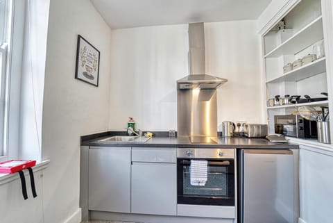 Kitchen or kitchenette, minibar, pet friendly, stove, toaster