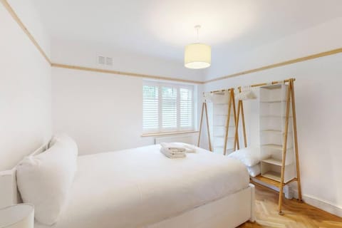Stunning 2 bed flat in Richmond Copropriété in Brentford