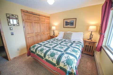 Lodgepole Condo Unit 5 House in West Yellowstone