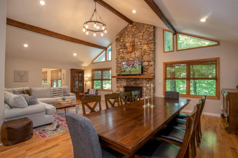 Briar Lodge House in Beech Mountain