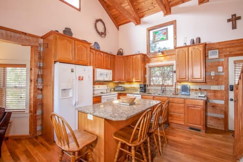 Grandfather View Cabin House in Watauga