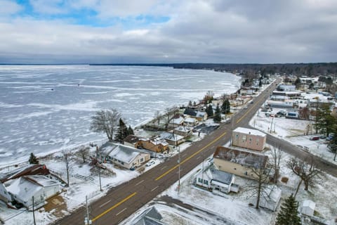 Historic Houghton Lake Getaway Near Shoreline Apartment in Houghton Lake