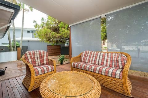 Garden, Balcony/Terrace, Living room, Seating area, Garden view