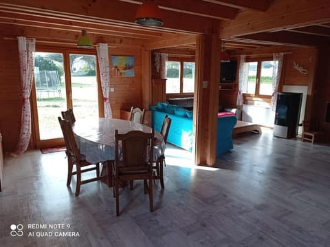 Chalet Familial en Bois à 150 m de la Mer House in Santec