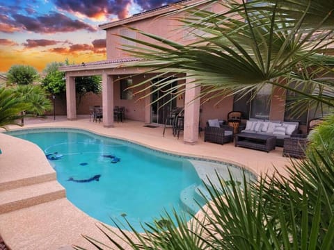 5 Bedroom House with Pool House in Casa Grande