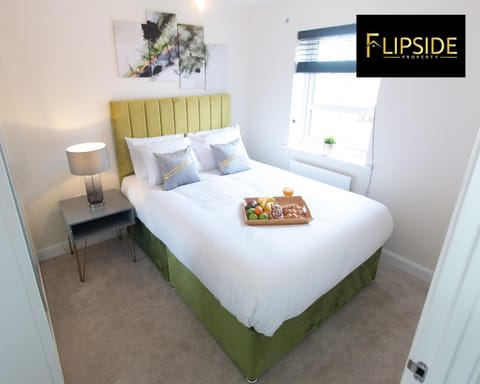 Contractors & Groups & Family Relocation - Flipside Property Aylesbury - Call Us Today For Special Offer! House in Aylesbury