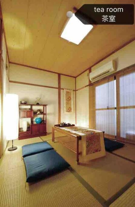 Osaka KAYA Traditional Tatami house 2-6 ppl near station and park direct to KIX airport House in Osaka