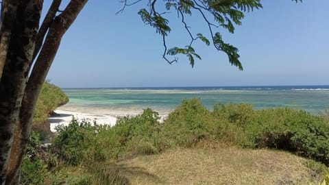 Kasuku Villa, Warandale Cottages House in Diani Beach