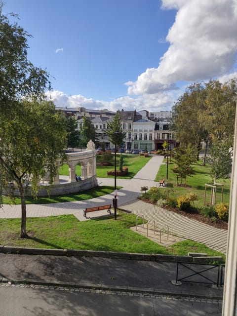 Neighbourhood, Natural landscape, Street view, Location