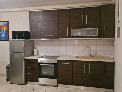 microwave, oven, kitchen