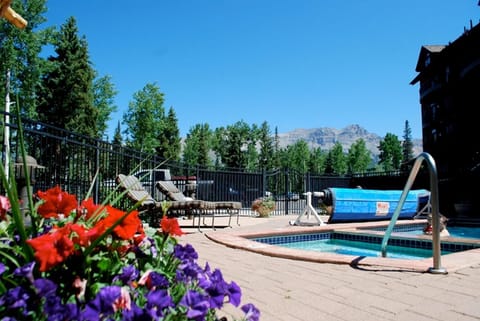 Bear Creek Lodge by Alpine Lodging Telluride Apartment in Mountain Village